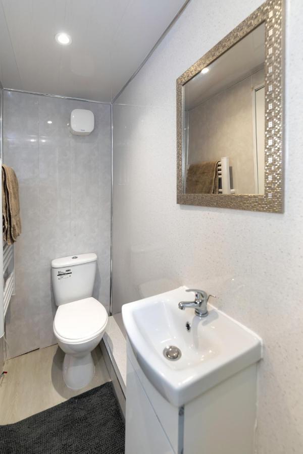 Stockton Town Centre Studio Apartments Free Parking And Wi-Fi Zewnętrze zdjęcie